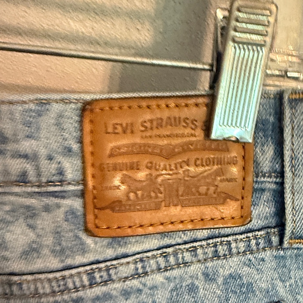 Levi’s Wedgie Straight Leopard Print Blue Jeans Size 27 EUC Button Fly High Rise - Picture 6 of 13